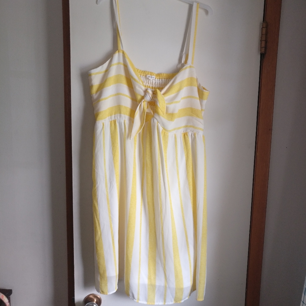 Maurices Striped dress Yellow/white tie front💛